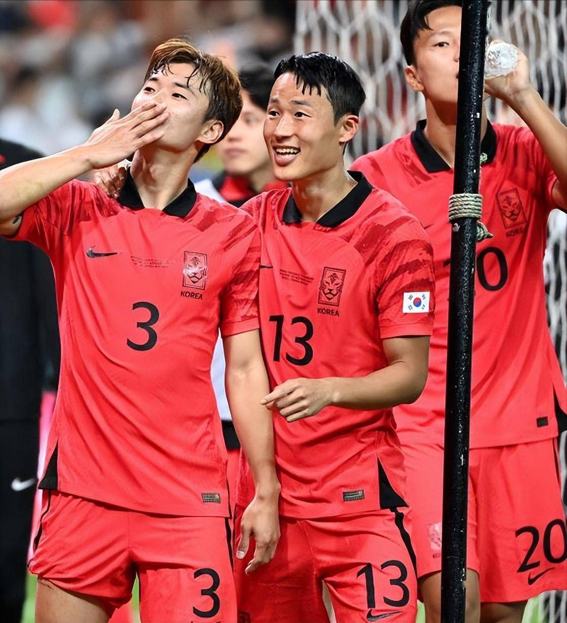 QYG- 东海雄鹿队小胜泰山雄鹿队，游泳预选赛上演裁判判罚引热议！新人首发惊艳