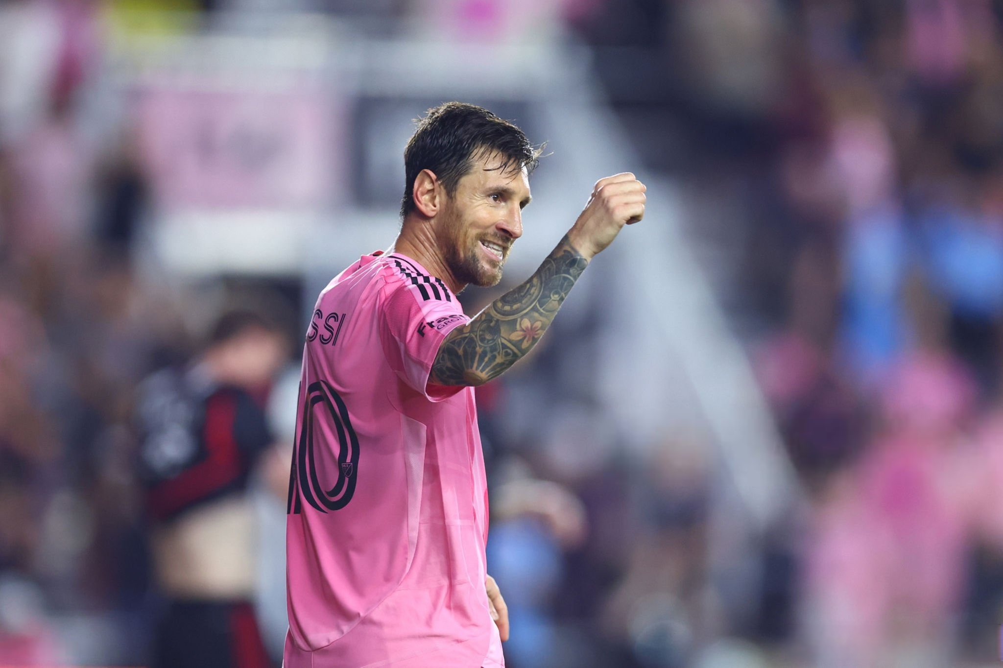 奇异果体育- 梅西归队训练 新闻 